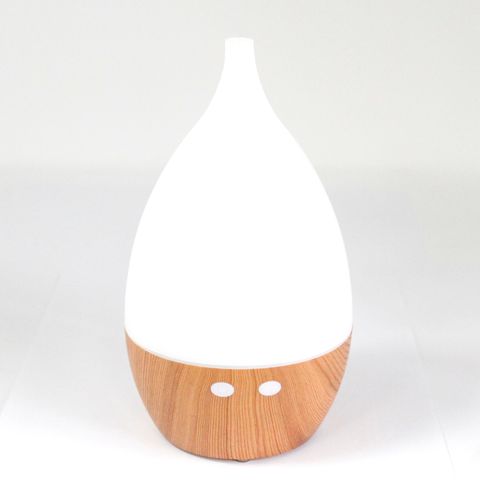 Milan Atomiser - USB - Colour Change with wooden base, creating a fragrant mist and soothing LED lights. Perfect for home use.