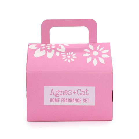 Agnes & Cat Fragrance Gift Set in pink, featuring an oil burner and wax melts for a delightful tea and roses aroma.